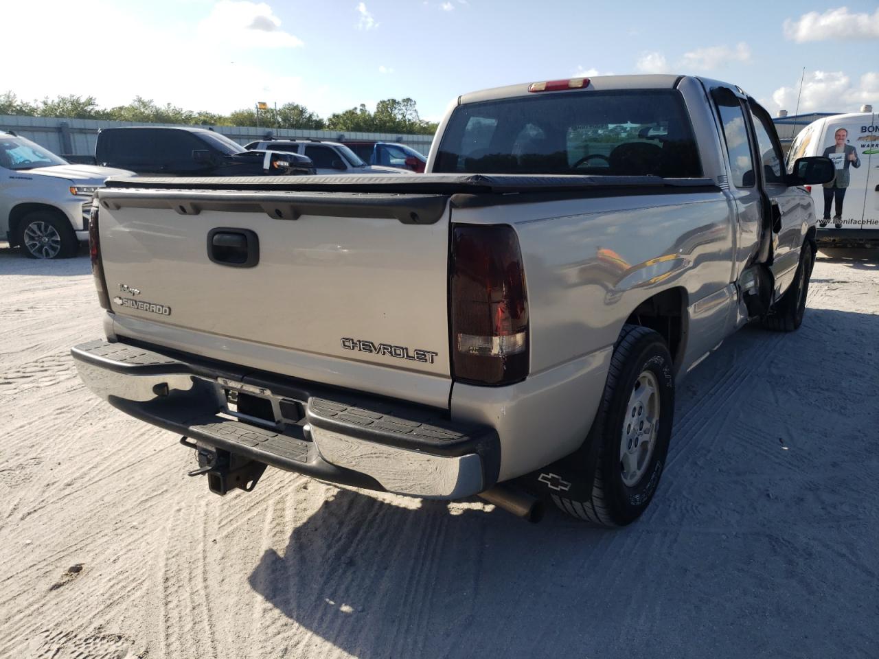Photo 4 from auction – 2004 CHEVROLET SILVERADO with VIN 2GCEC19T641407024