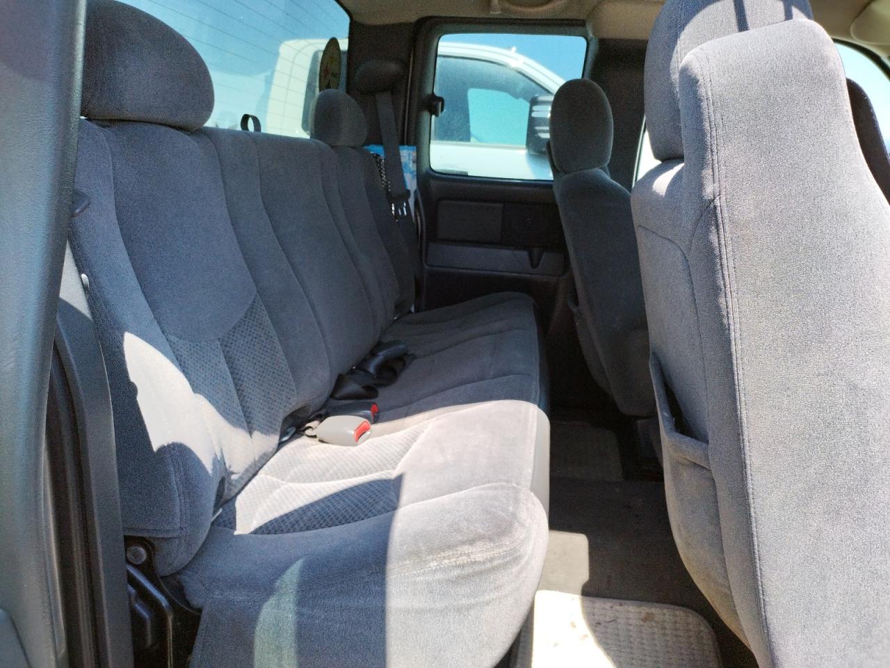 Photo 6 from auction – 2005 CHEVROLET SILVERADO with VIN 1GCEC19V05Z324070