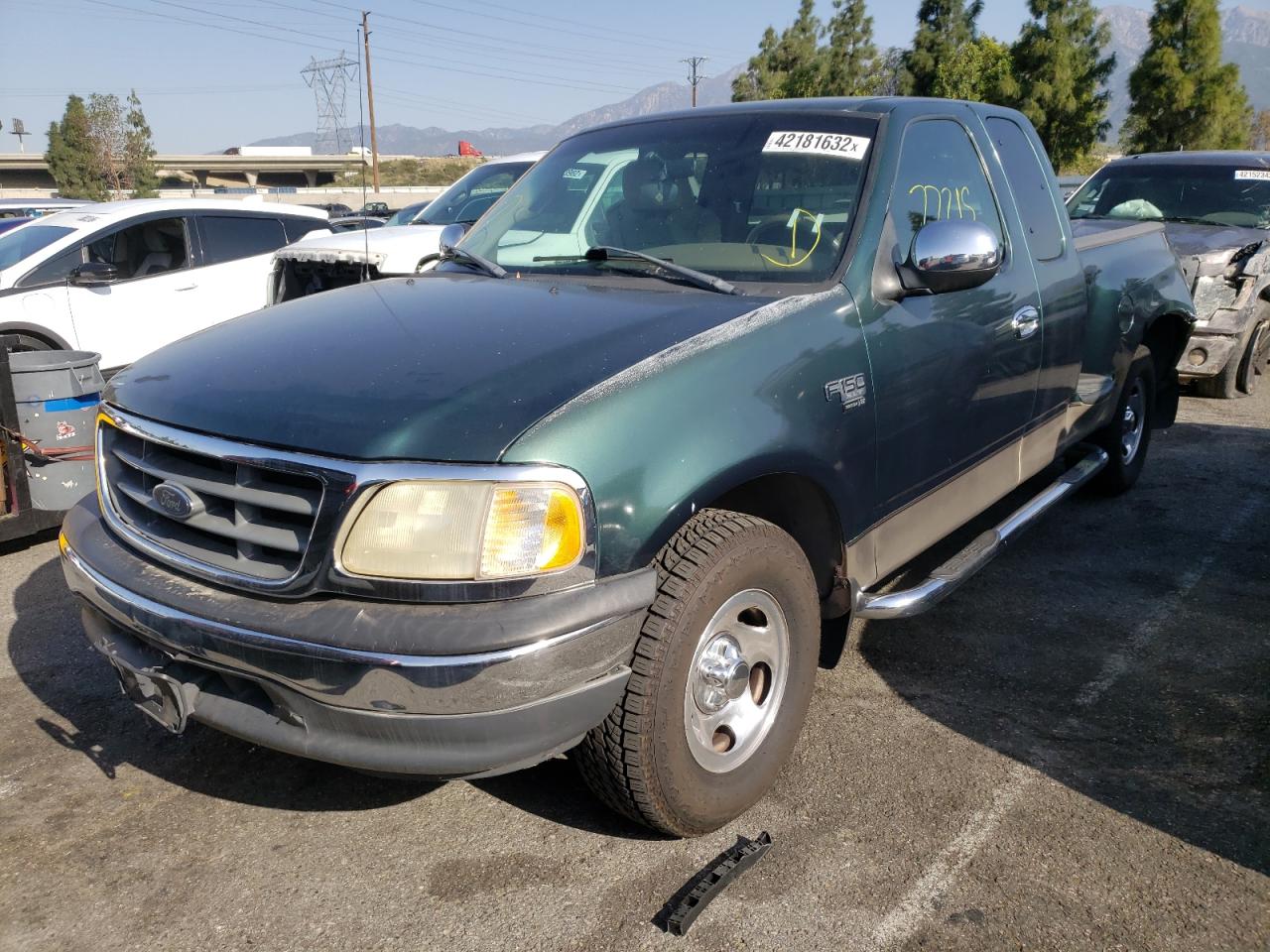 Photo 2 from auction – 2001 FORD F150 with VIN 1FTRX07W21KA86821