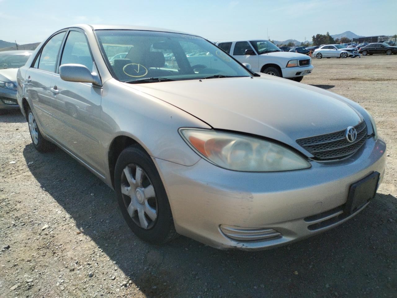 TOYOTA CAMRY LE 2004 with VIN JTDBE32K440271837 - Photo from auction
