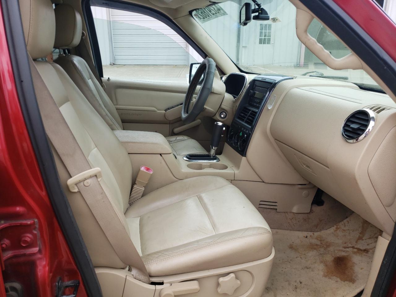 Photo 5 from auction – 2006 FORD EXPLORER X with VIN 1FMEU73E16UA39266