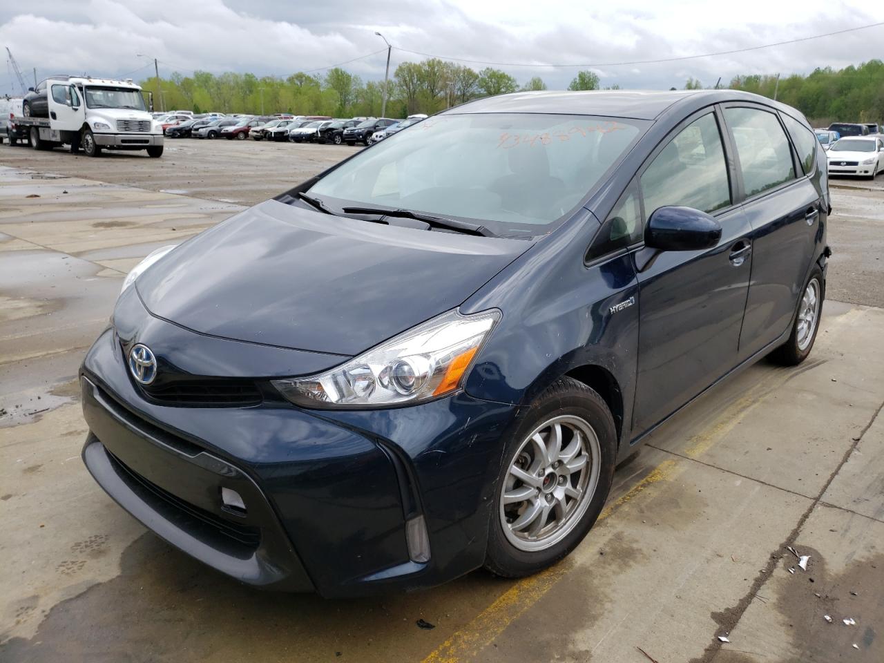 Photo 2 from auction – 2017 TOYOTA PRIUS V with VIN JTDZN3EU9HJ056157