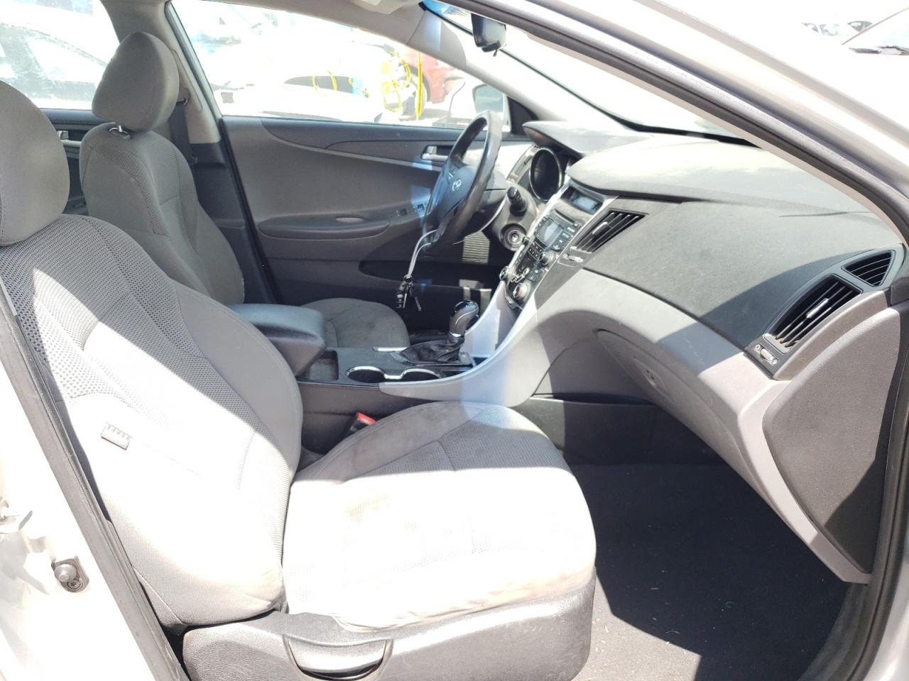 Photo 5 from auction – 2013 HYUNDAI SONATA GLS with VIN 5NPEB4AC8DH622838