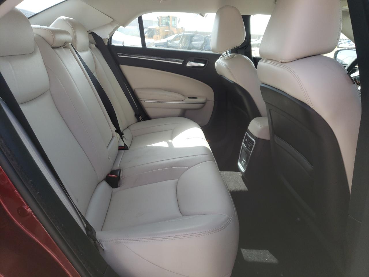 Photo 6 from auction – 2019 CHRYSLER 300 TOURIN with VIN 2C3CCAAG8KH517099