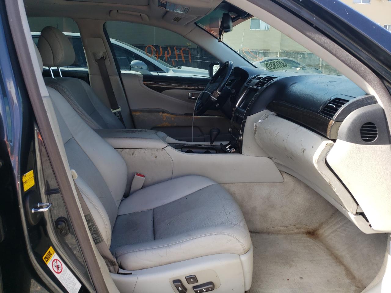 Photo 5 from auction – 2008 LEXUS LS 460 with VIN JTHBL46F585078192