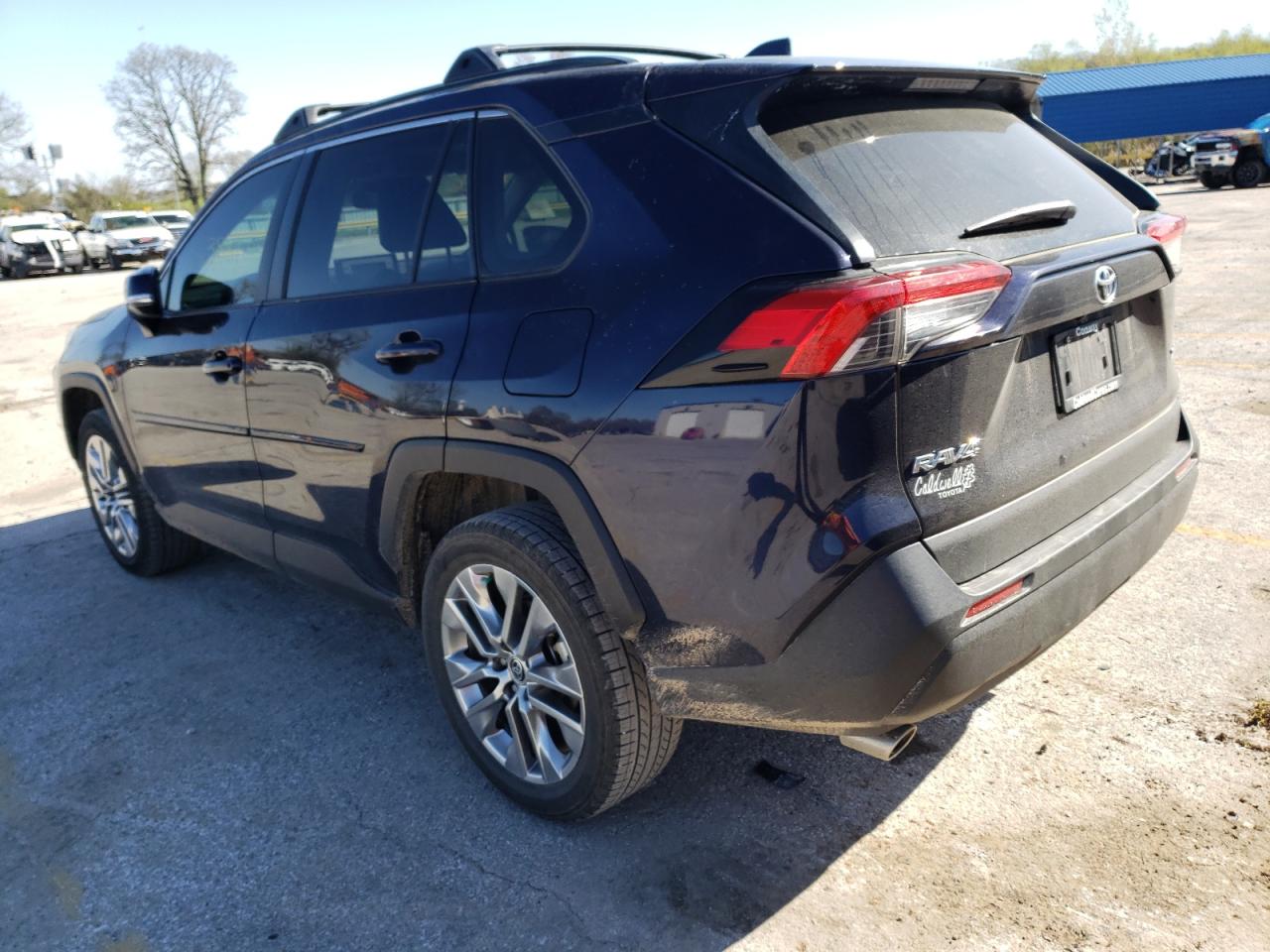 Photo 3 from auction – 2020 TOYOTA RAV4 XLE P with VIN JTMC1RFV5LD053453