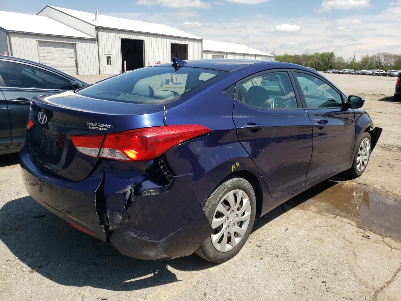 Photo 4 from auction – 2011 HYUNDAI ELANTRA GL with VIN 5NPDH4AE0BH011968