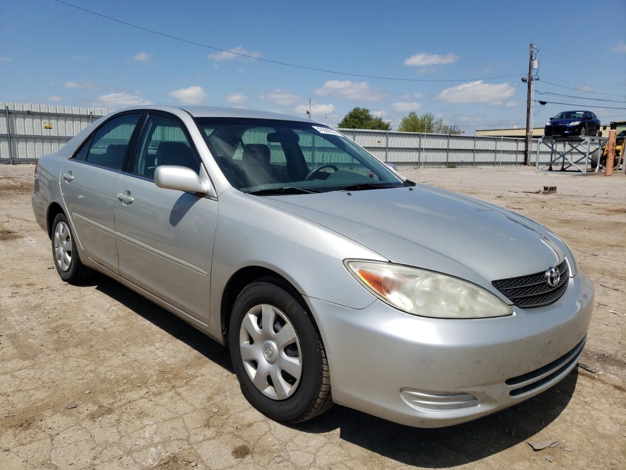 TOYOTA CAMRY LE 2002 with VIN 4T1BE32K52U055996 - Photo from auction
