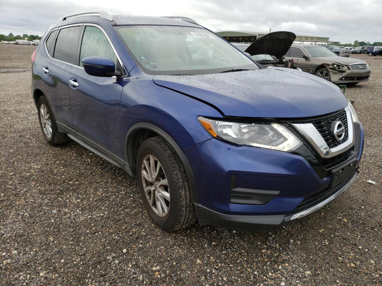 NISSAN ROGUE S 2017 with VIN 5N1AT2MT6HC821654 - Photo from auction