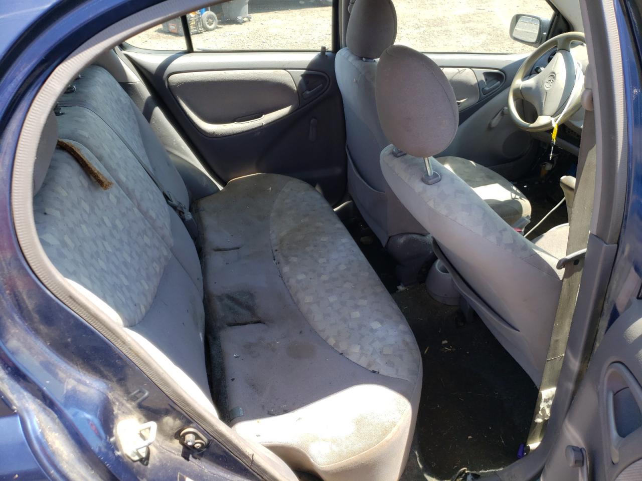 Photo 6 from auction – 2001 TOYOTA ECHO with VIN JTDBT123710143302