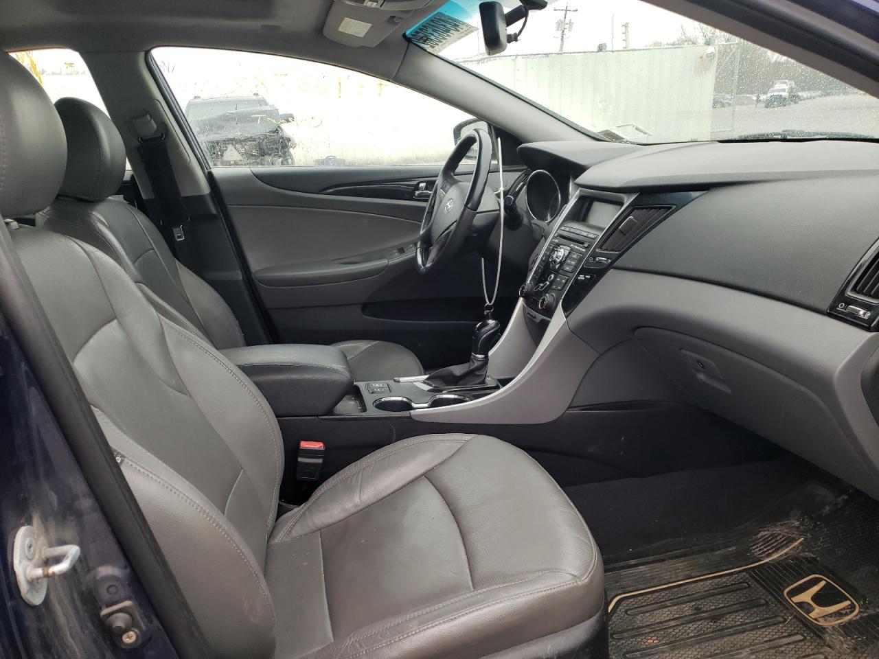 Photo 5 from auction – 2011 HYUNDAI SONATA SE with VIN 5NPEC4AC1BH018476