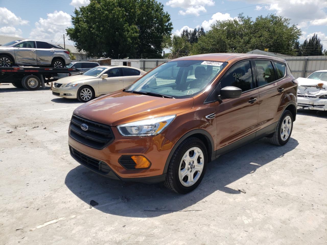 Photo 2 from auction – 2017 FORD ESCAPE S with VIN 1FMCU0F72HUE86476