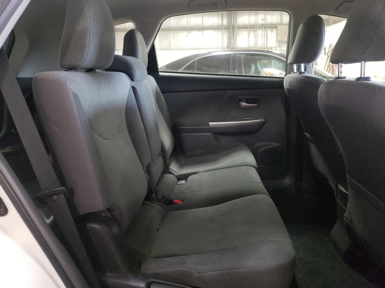 Photo 6 from auction – 2012 TOYOTA PRIUS V with VIN JTDZN3EU9C3128021