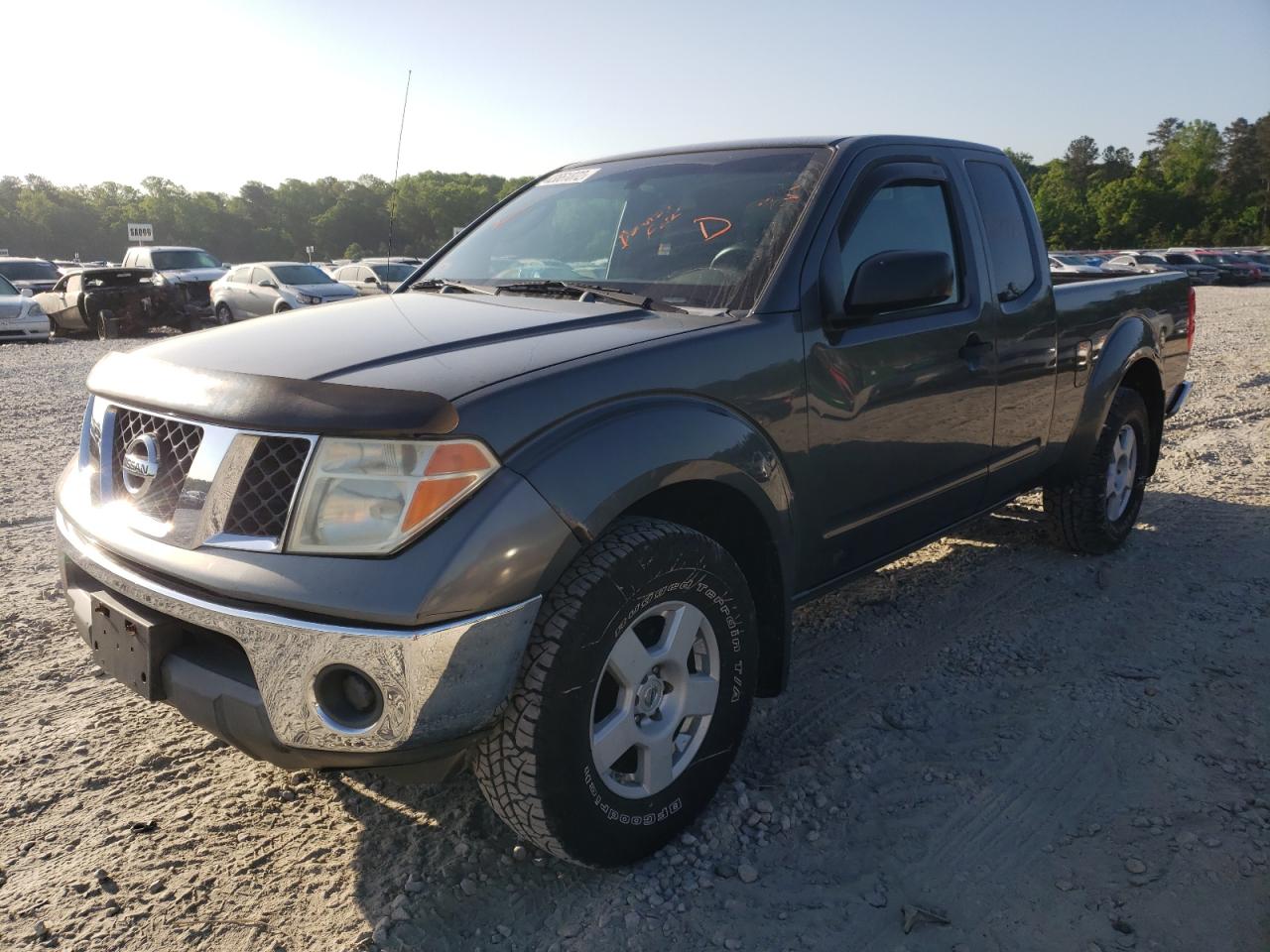 Photo 2 from auction – 2005 NISSAN FRONTIER K with VIN 1N6AD06W15C466074