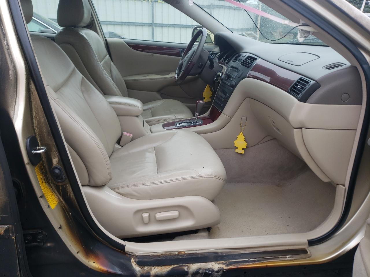 Photo 5 from auction – 2003 LEXUS ES 300 with VIN JTHBF30G735037543