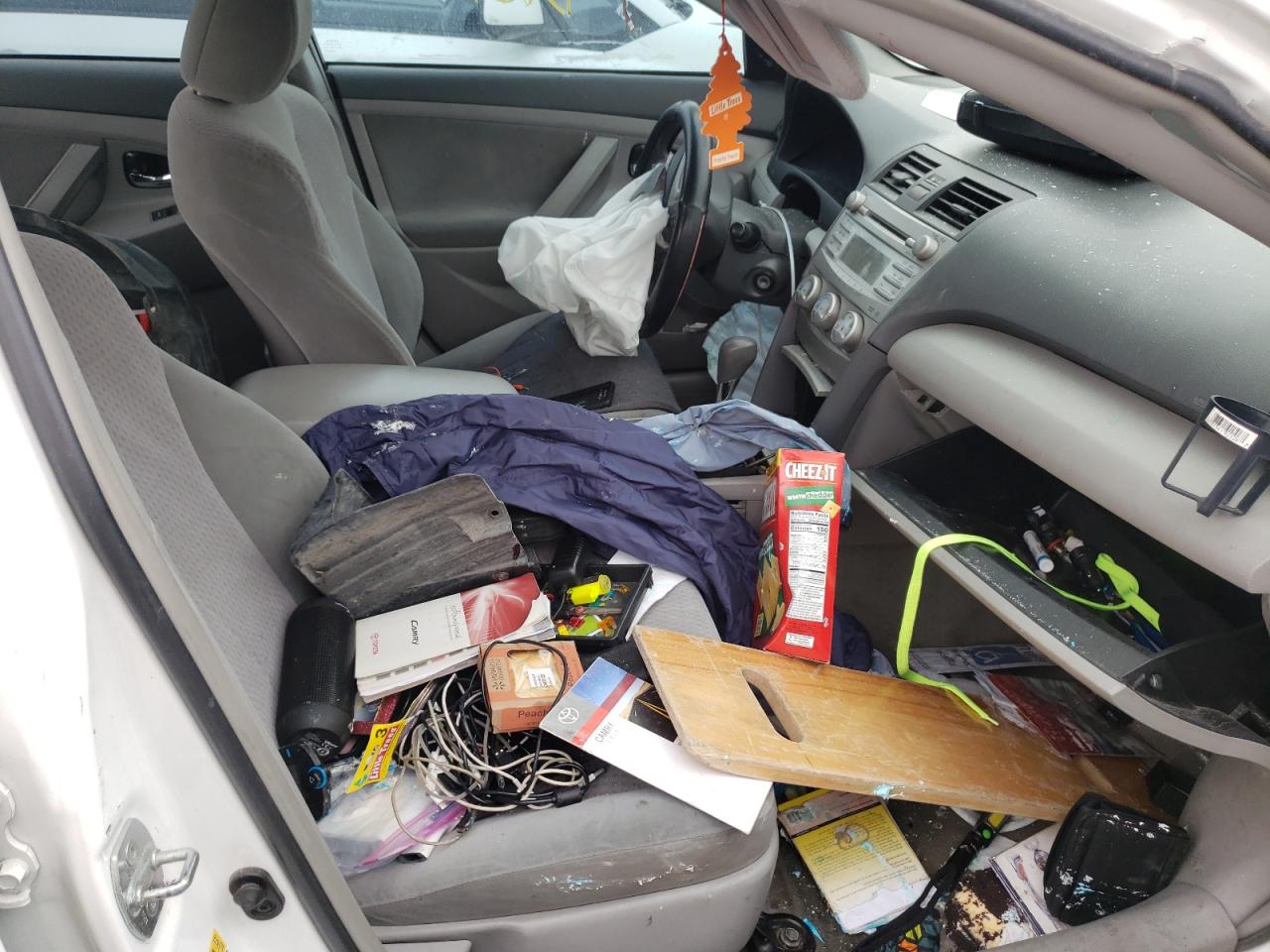 Photo 5 from auction – 2010 TOYOTA CAMRY BASE with VIN 4T1BF3EK9AU577019