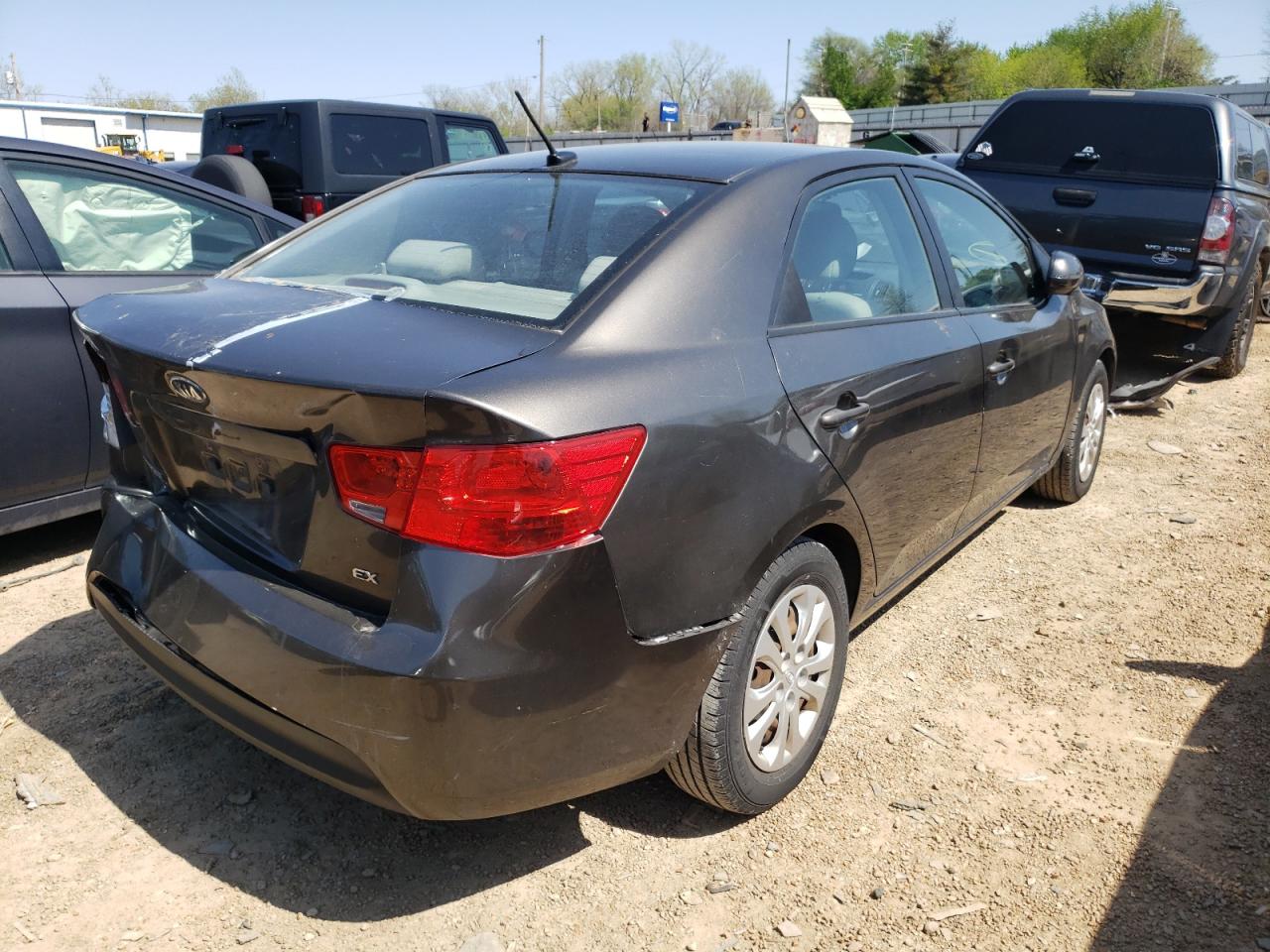Photo 4 from auction – 2011 KIA FORTE EX with VIN KNAFU4A29B5902803