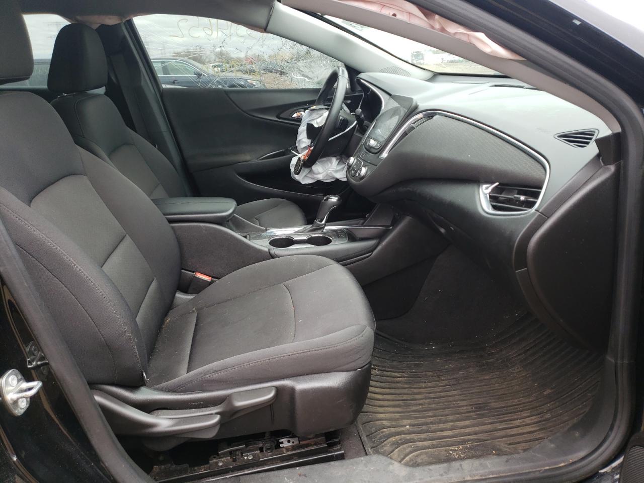 Photo 5 from auction – 2016 CHEVROLET MALIBU LT with VIN 1G1ZE5ST4GF334139