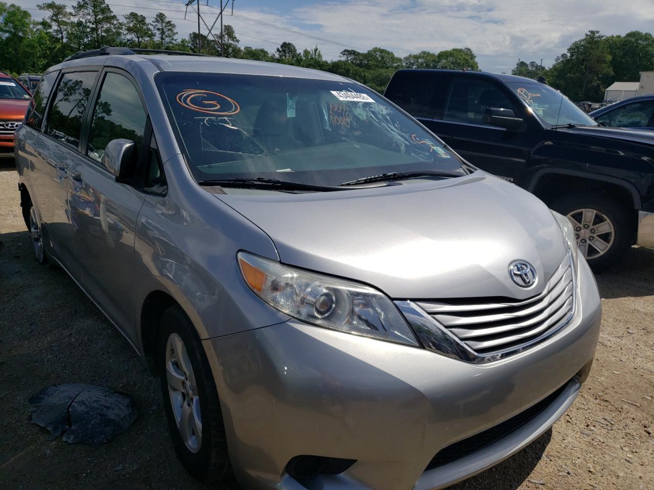 TOYOTA SIENNA LE 2015 with VIN 5TDKK3DC2FS554588 - Photo from auction