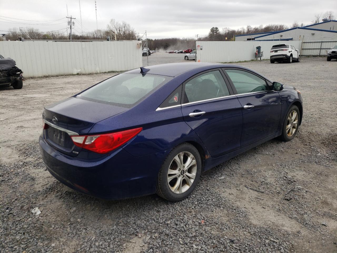 Photo 4 from auction – 2011 HYUNDAI SONATA SE with VIN 5NPEC4AC1BH018476