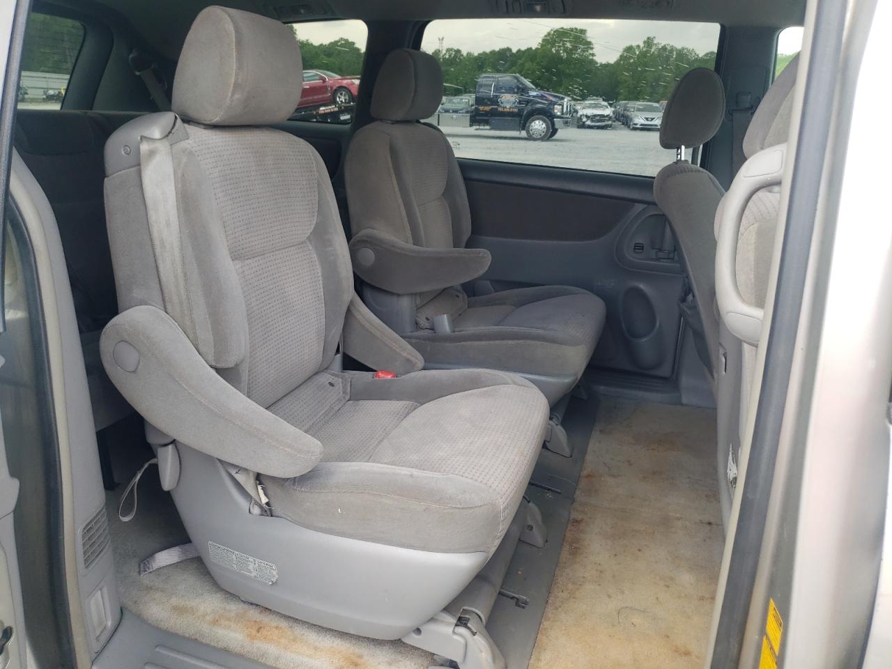 Photo 6 from auction – 2006 TOYOTA SIENNA CE with VIN 5TDZA23C06S513356