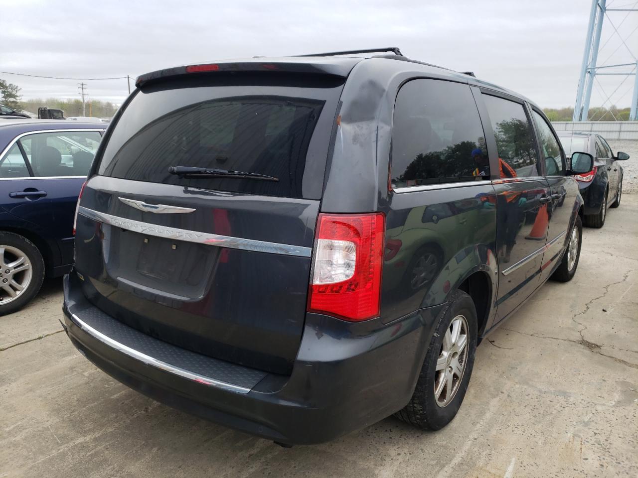 Photo 4 from auction – 2012 CHRYSLER TOWN & COU with VIN 2C4RC1CG3CR144097