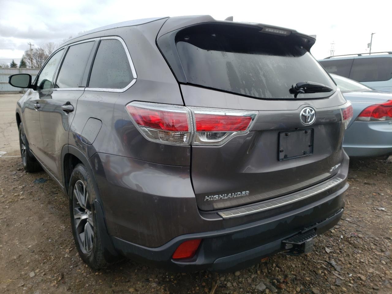Photo 3 from auction – 2016 TOYOTA HIGHLANDER with VIN 5TDJKRFH9GS319887