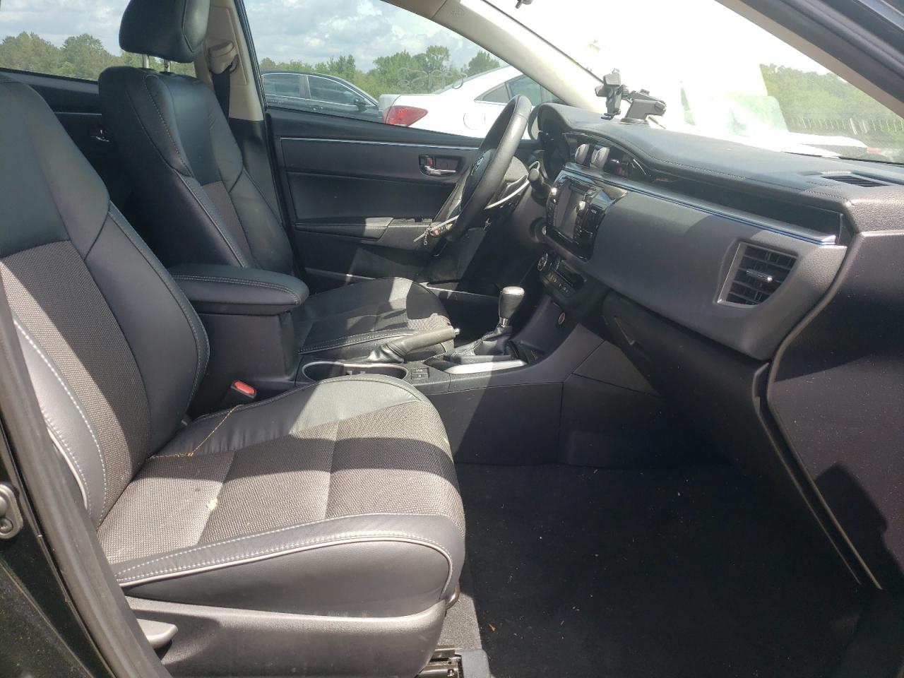 Photo 5 from auction – 2015 TOYOTA COROLLA L with VIN 2T1BURHE3FC238070