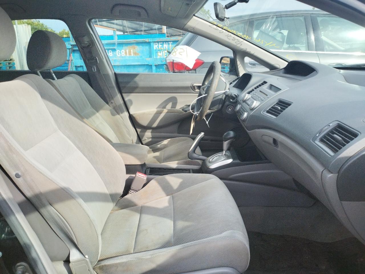 Photo 5 from auction – 2010 HONDA CIVIC LX with VIN 19XFA1F58AE054039