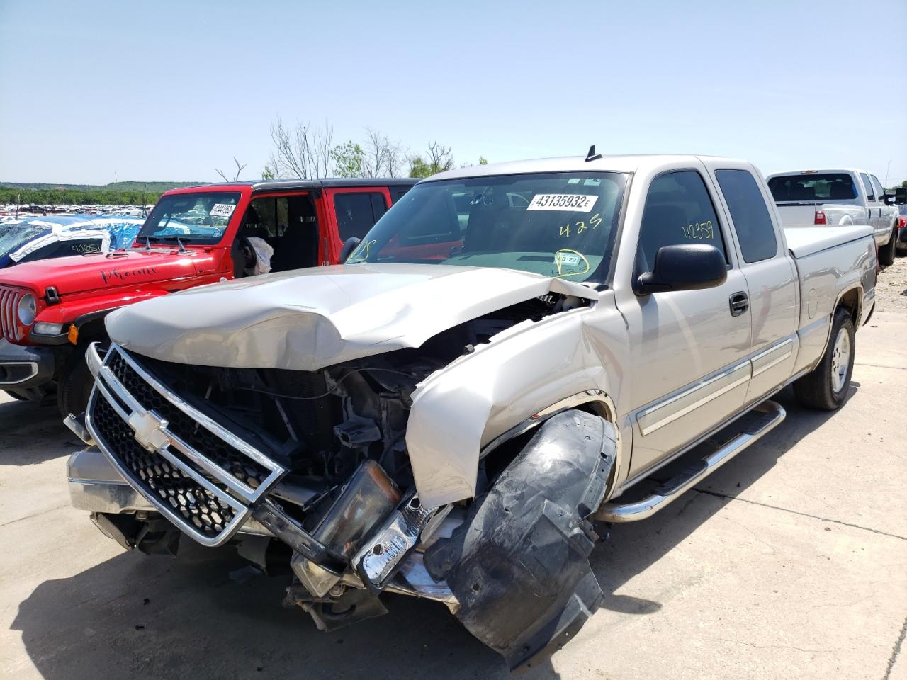 Photo 2 from auction – 2006 CHEVROLET SILVERADO with VIN 1GCEC19T76Z247214