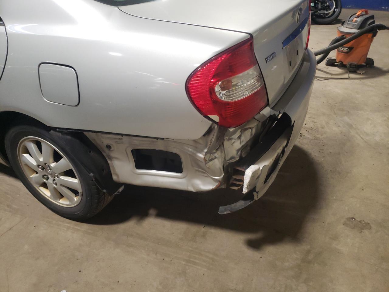 Photo 9 from auction – 2004 TOYOTA CAMRY LE with VIN 4T1BE30KX4U800554
