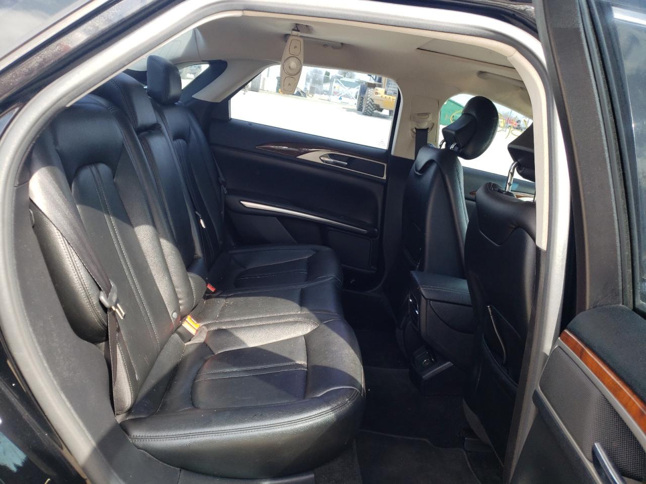 Photo 6 from auction – 2016 LINCOLN MKZ with VIN 3LN6L2G91GR602364
