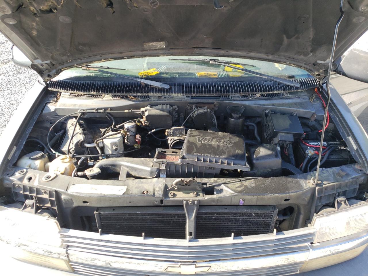 Photo 7 from auction – 2000 CHEVROLET ASTRO with VIN 1GBDM19WXYB159776
