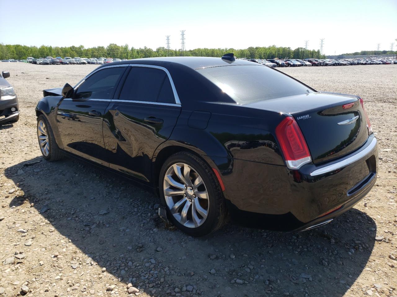 Photo 3 from auction – 2017 CHRYSLER 300 LIMITE with VIN 2C3CCAAG9HH577353
