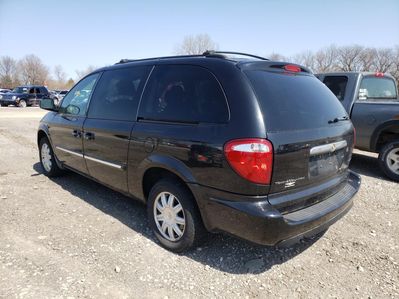 Photo 3 from auction – 2007 CHRYSLER TOWN & COU with VIN 2A4GP54L67R167548