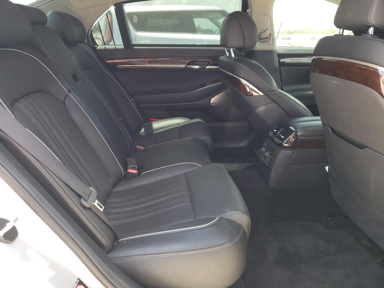 Photo 6 from auction – 2017 GENESIS G90 PREMIU with VIN KMHG34JA7HU026311