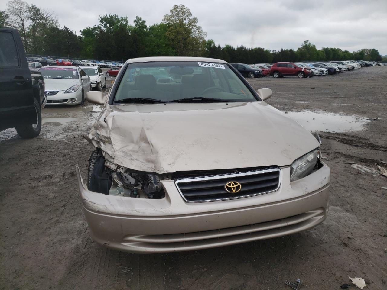 Photo 9 from auction – 2000 TOYOTA CAMRY CE with VIN 4T1BG22K3YU984923