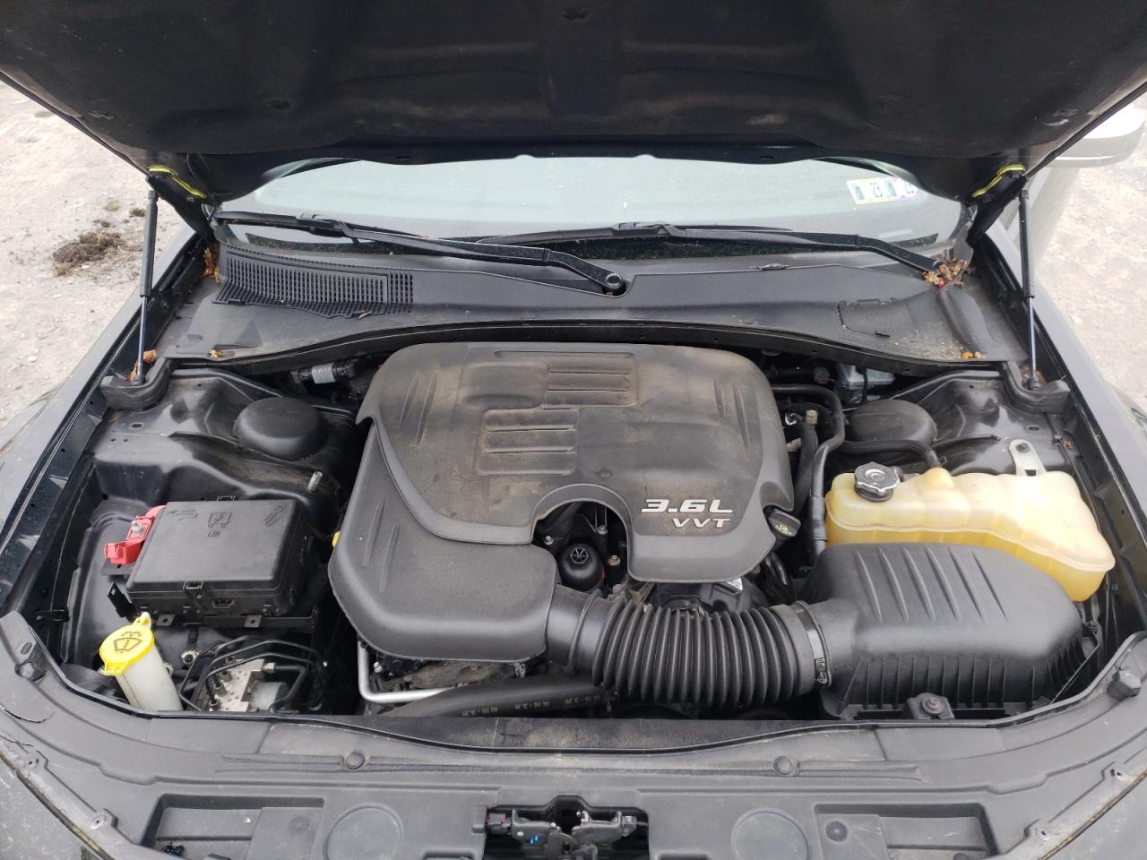 Photo 7 from auction – 2016 CHRYSLER 300C with VIN 2C3CCAKG1GH253049