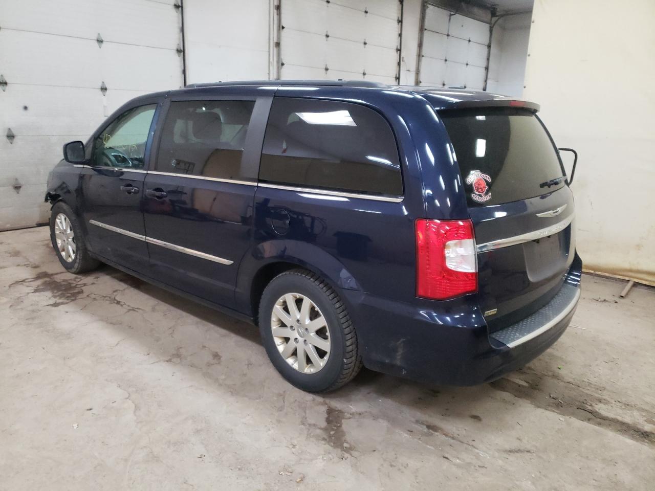 Photo 3 from auction – 2016 CHRYSLER TOWN & COU with VIN 2C4RC1BG7GR147947