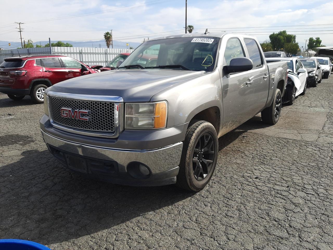 Photo 2 from auction – 2007 GMC NEW SIERRA with VIN 2GTEC13J071557562