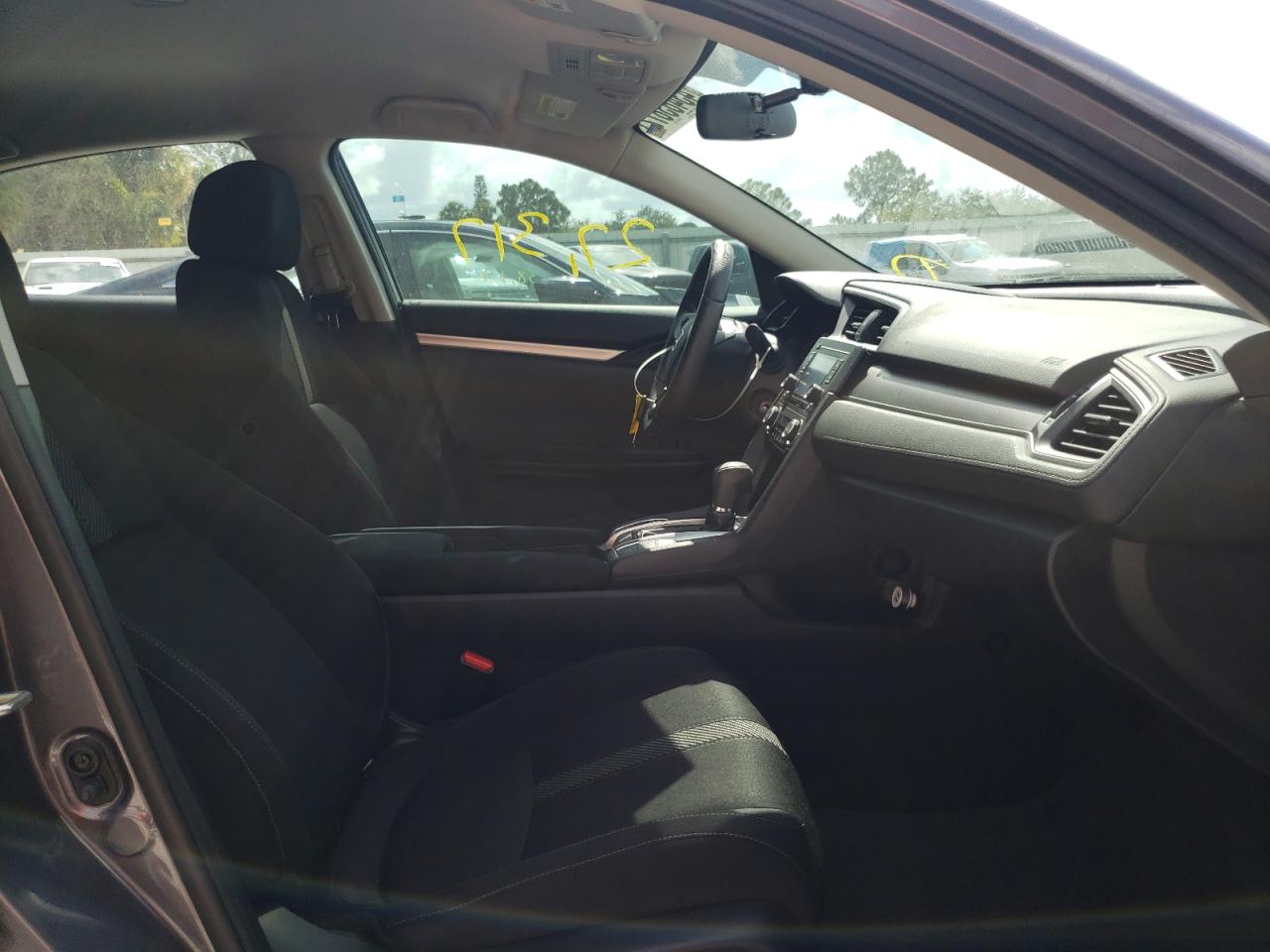 Photo 5 from auction – 2017 HONDA CIVIC LX with VIN 19XFC2F51HE050604
