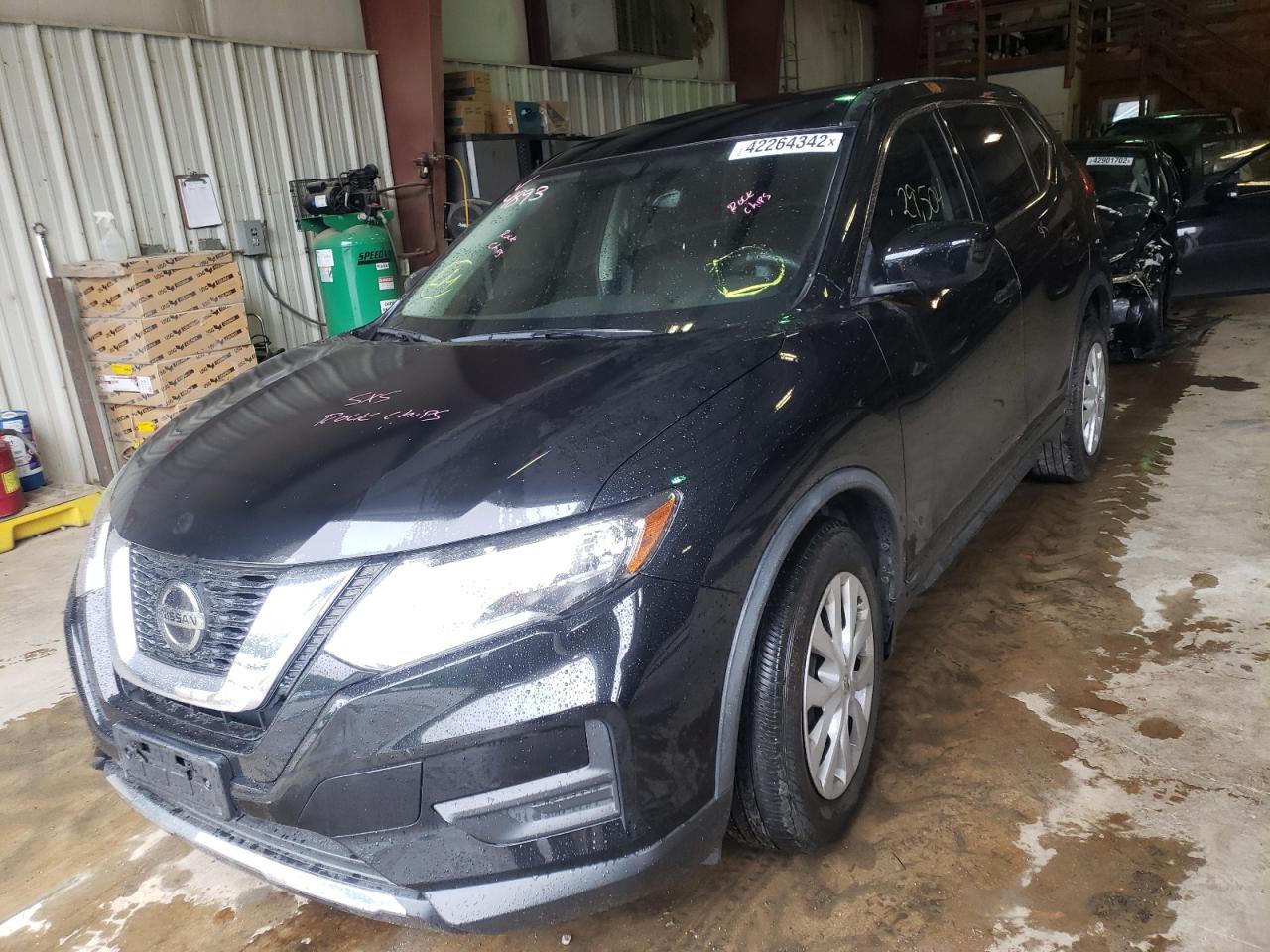 Photo 2 from auction – 2018 NISSAN ROGUE S with VIN JN8AT2MT5JW457921