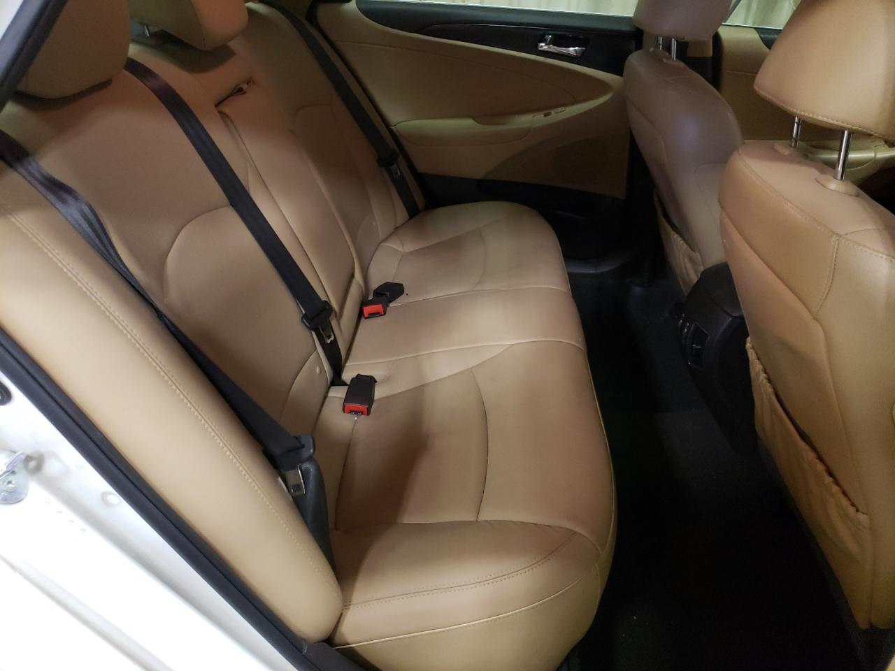 Photo 6 from auction – 2011 HYUNDAI SONATA SE with VIN 5NPEC4AC1BH095753
