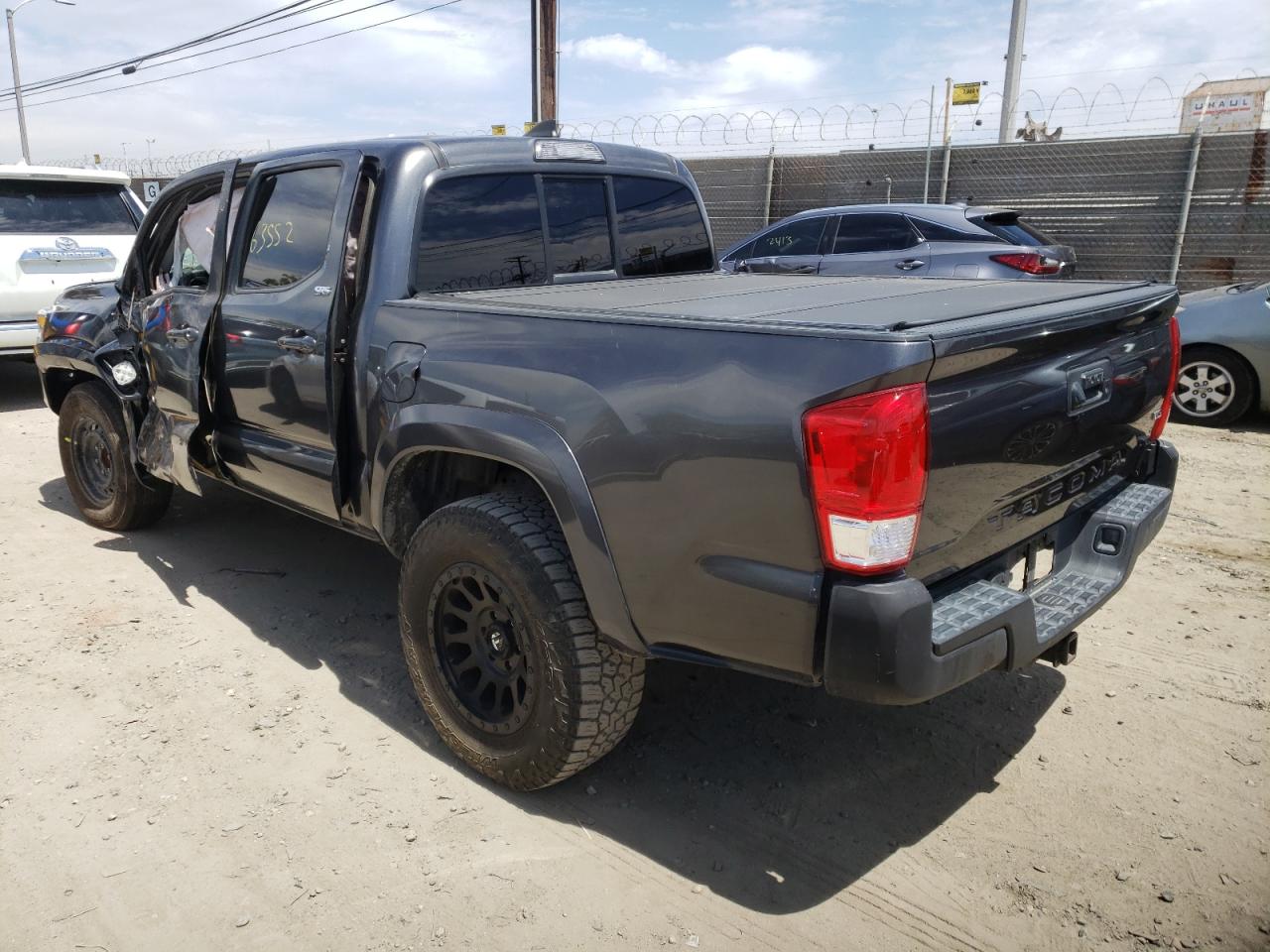 Photo 3 from auction – 2017 TOYOTA TACOMA DOU with VIN 3TMAZ5CN6HM040722