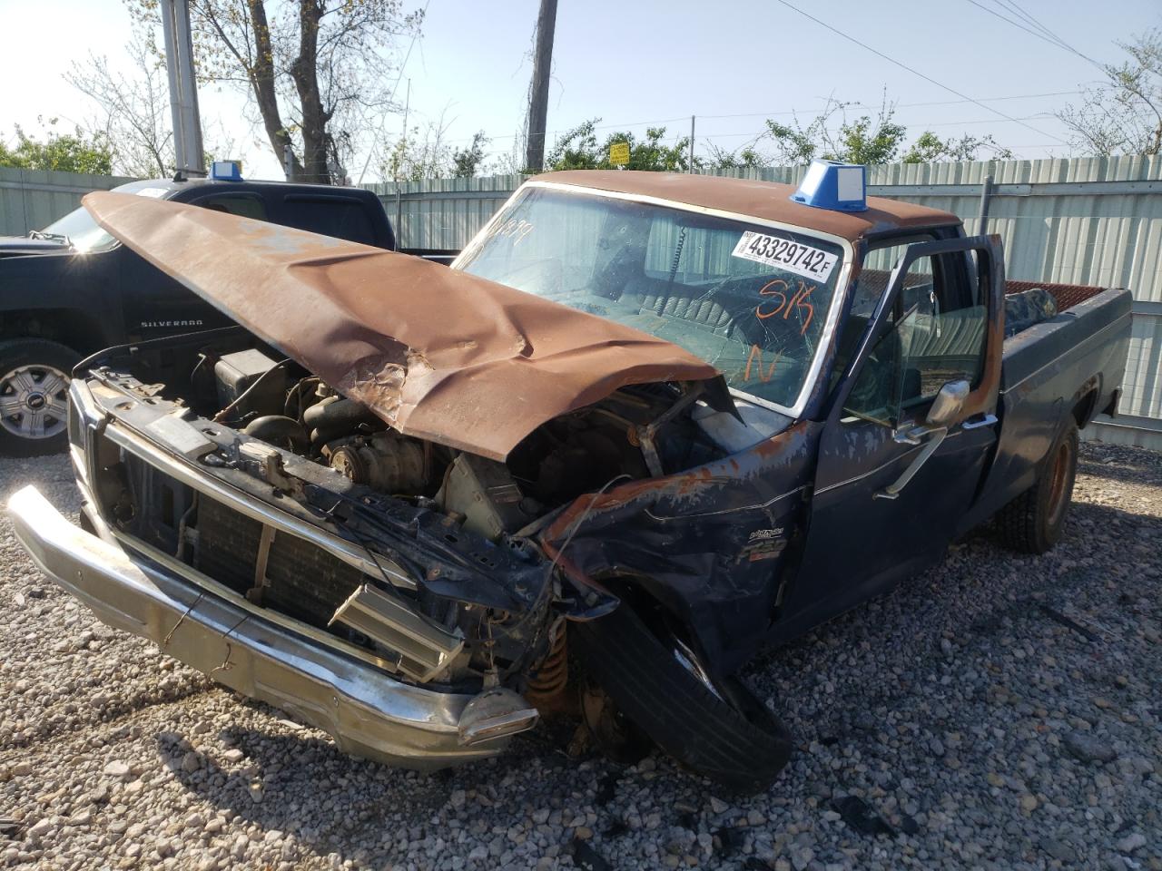 Photo 2 from auction – 1986 FORD F250 with VIN 1FTEF25N2GPB01899