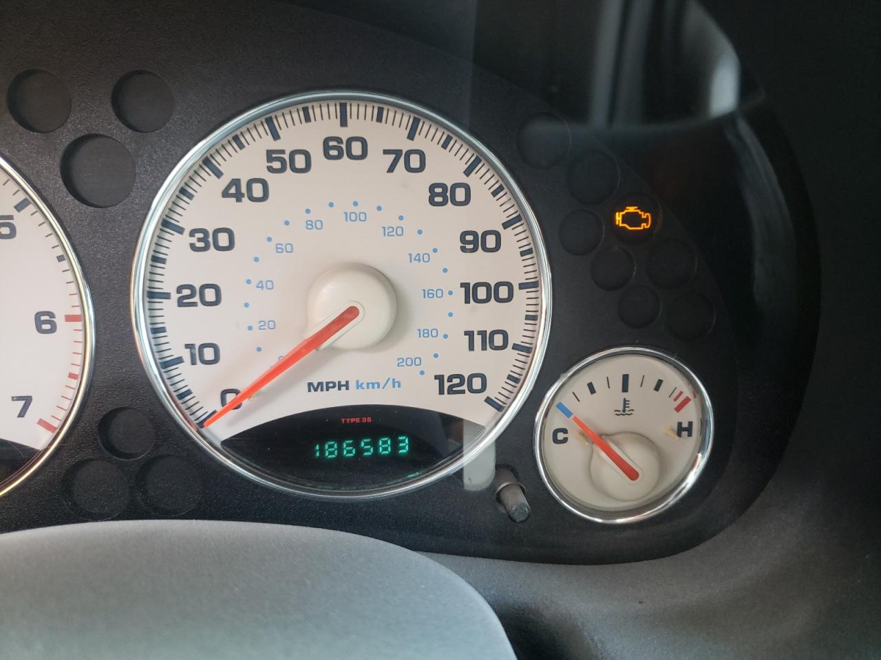 Photo 8 from auction – 2002 JEEP LIBERTY LI with VIN 1J8GL58K02W245785