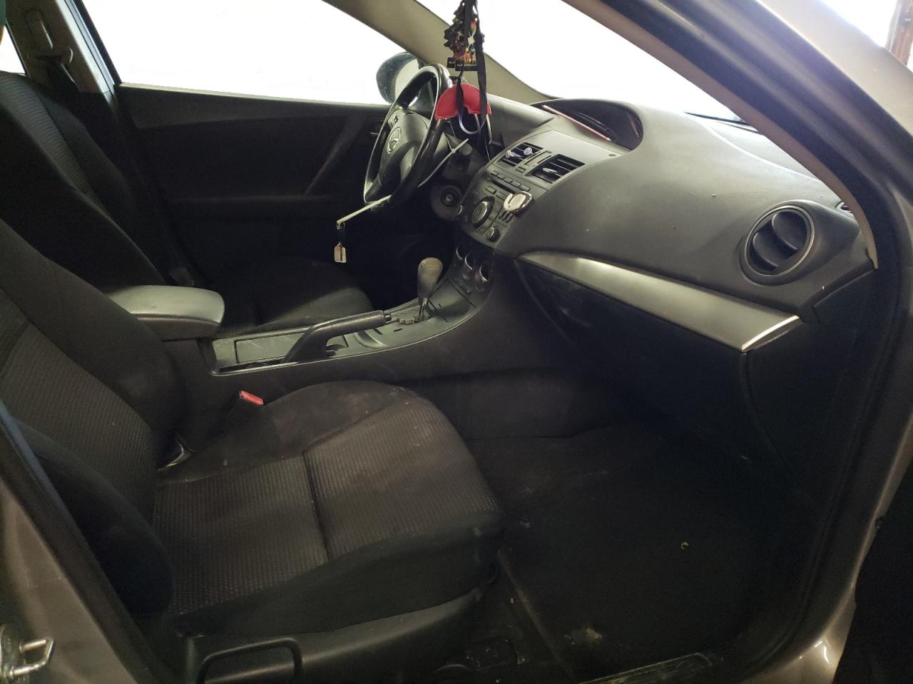 Photo 5 from auction – 2013 MAZDA 3 I with VIN JM1BL1TG2D1742480