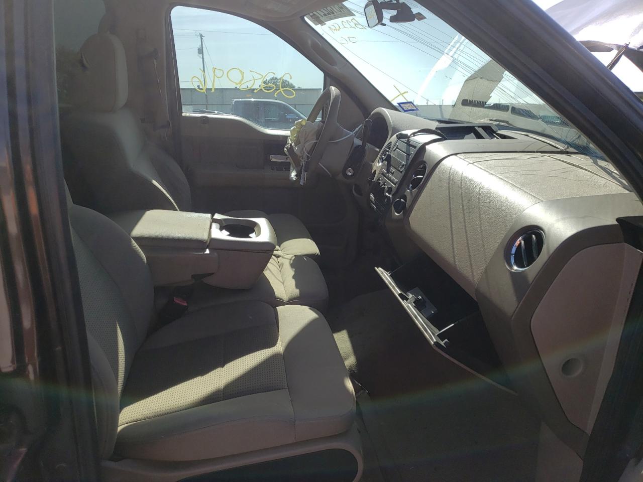 Photo 5 from auction – 2007 FORD F150 SUPER with VIN 1FTRW12W67KB22664