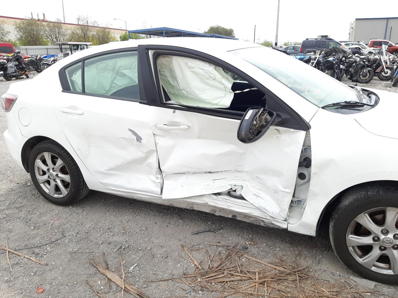 Photo 9 from auction – 2011 MAZDA 3 I with VIN JM1BL1VGXB1451462