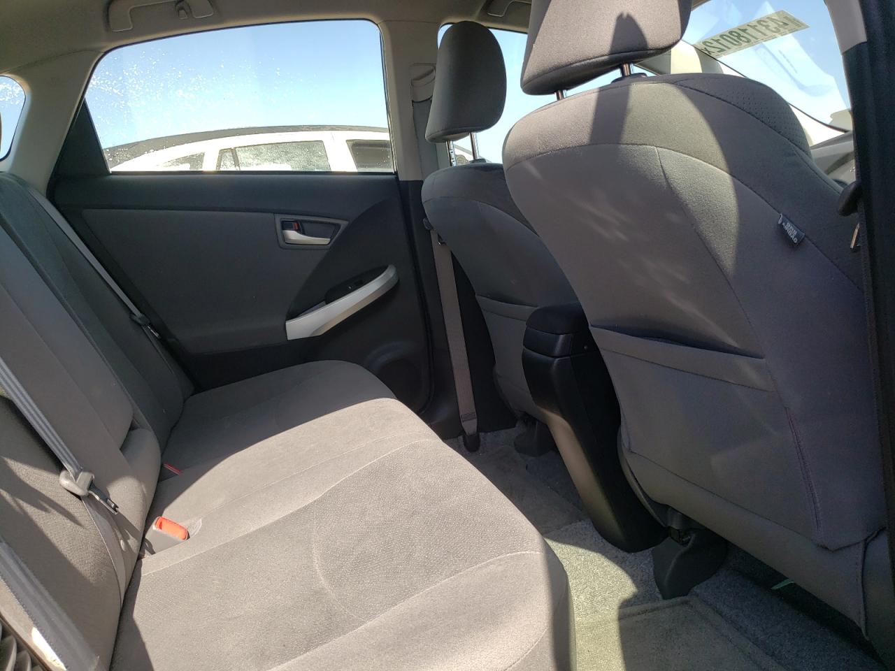 Photo 6 from auction – 2013 TOYOTA PRIUS with VIN JTDKN3DUXD1688341